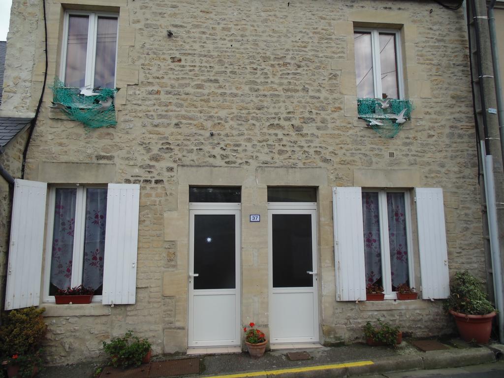 Maison En Pierre Apartment Port-en-Bessin-Huppain Exterior photo